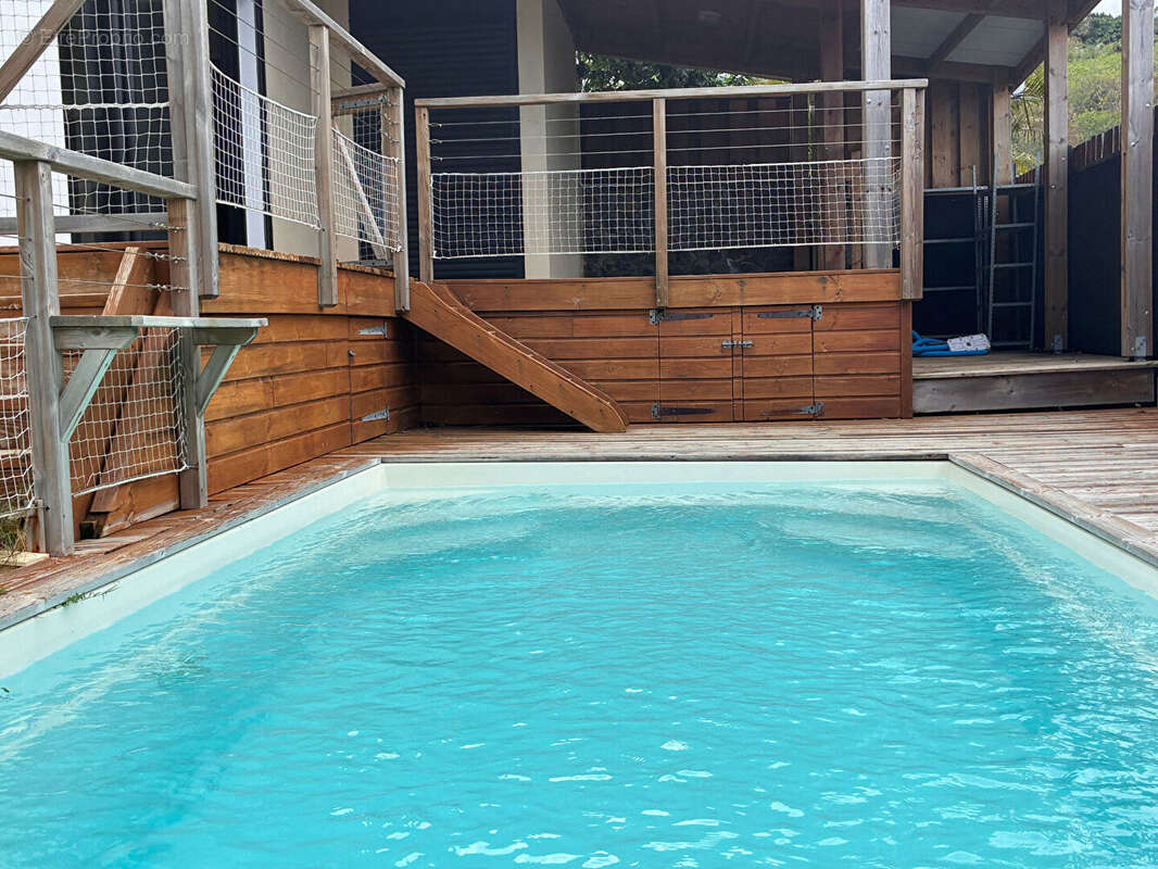villa T5 avec piscine quartier grand fond à Saint-Leu - photo 10