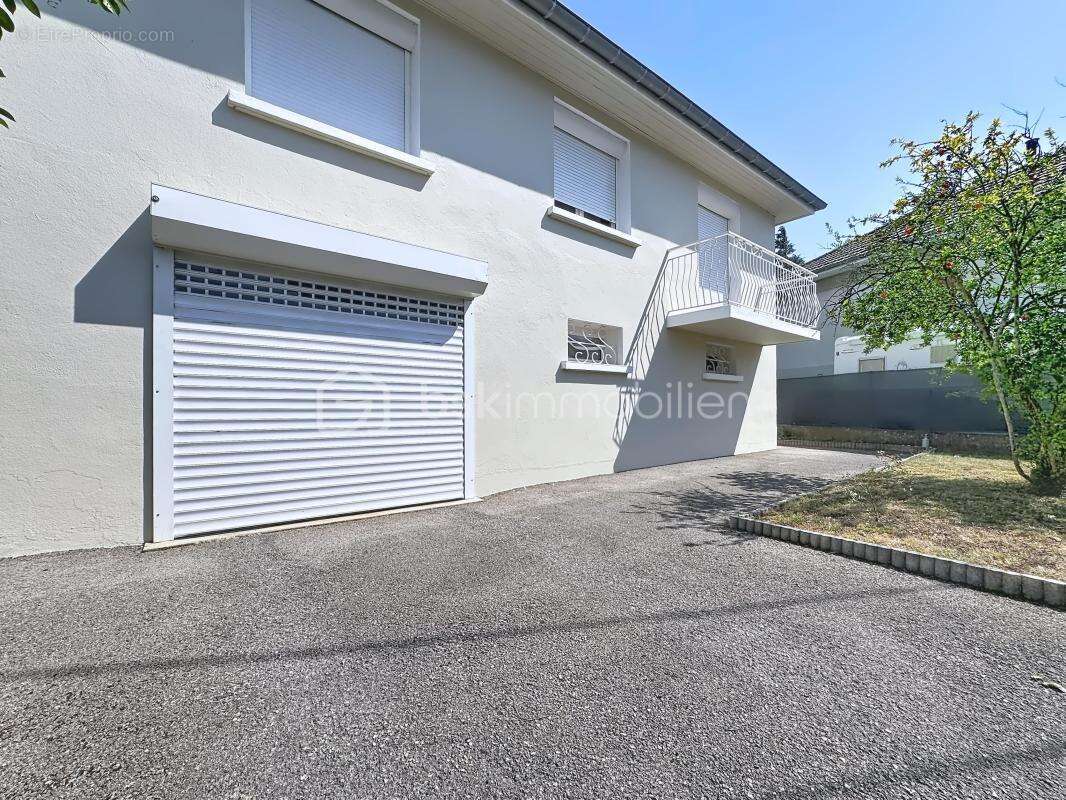 Maison individuelle avec fort potentiel – Terrain de 450 m² – Échirolles - photo 2