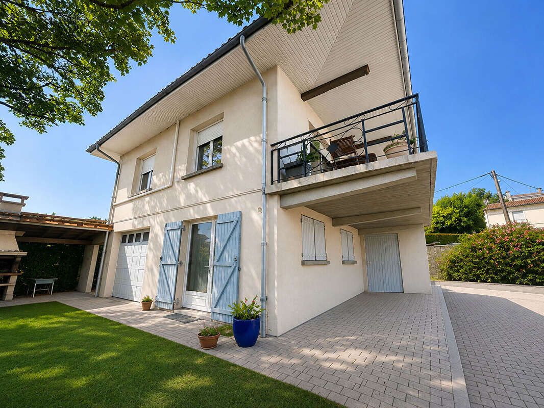 Maison 145m² à saint-germain-de-la-rivière - photo 3