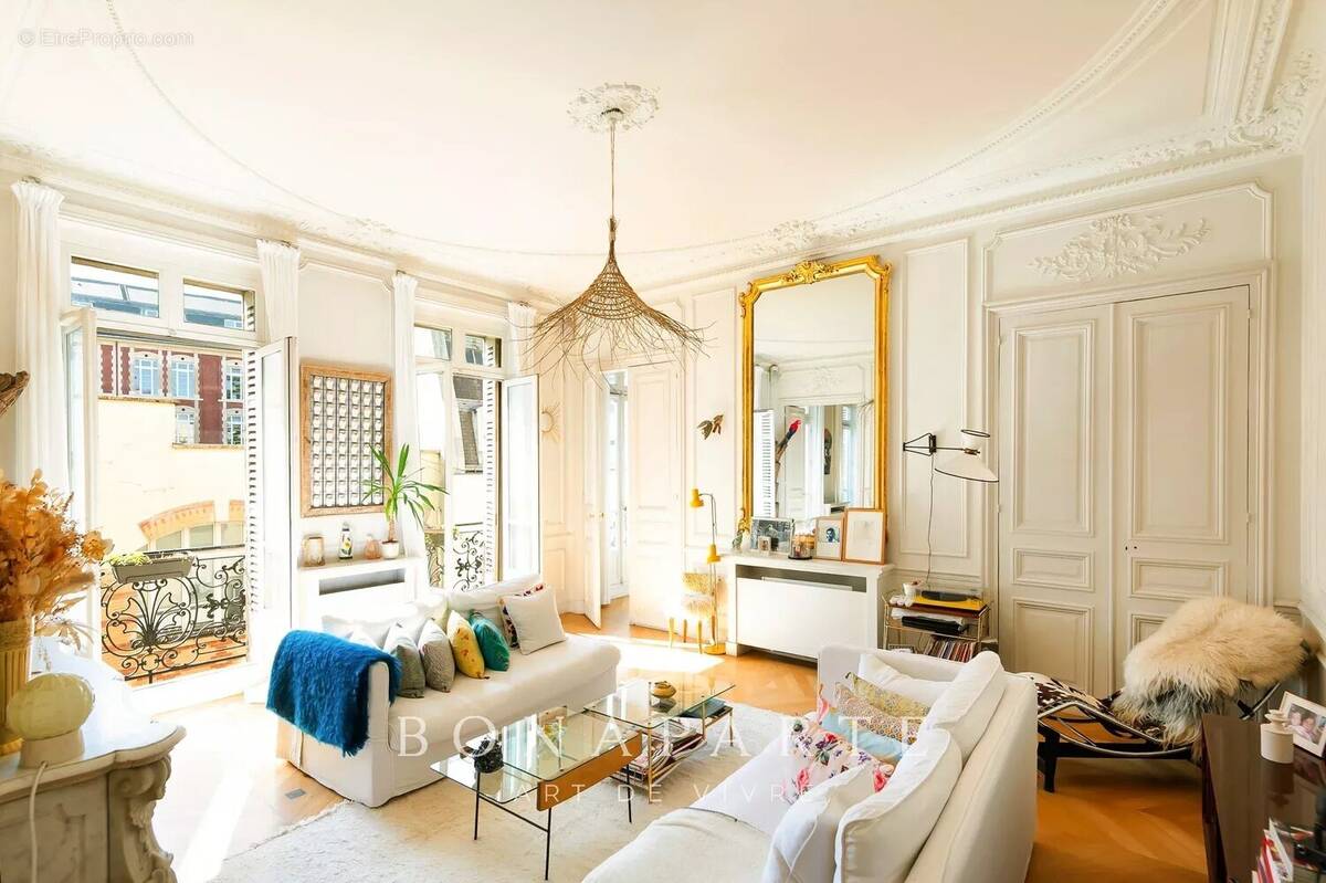 Appartement à PARIS-10E