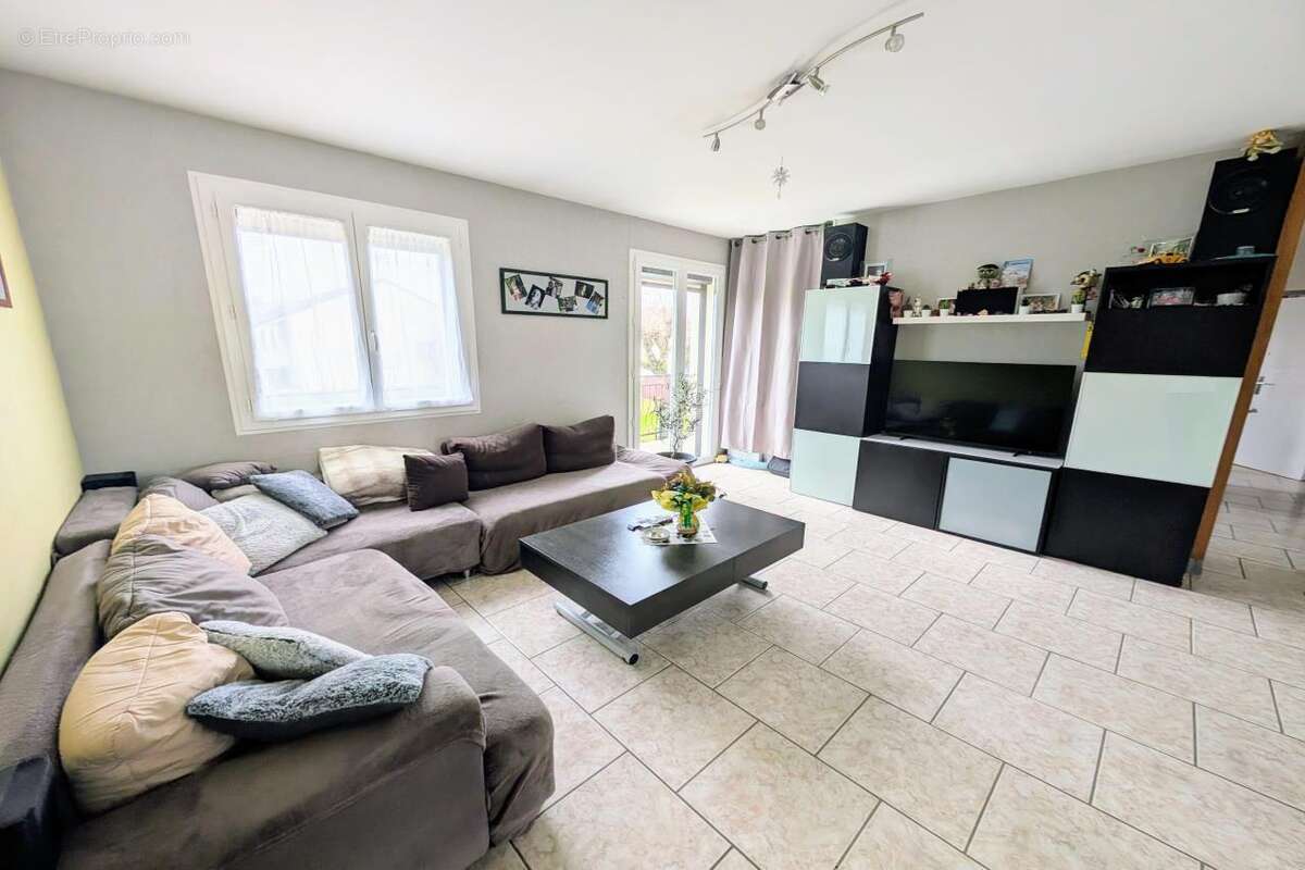 Maison à LAMARCHE-SUR-SAONE