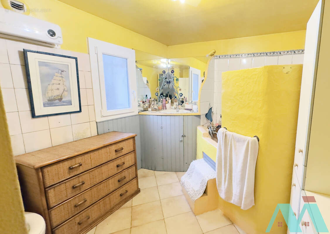 Maison à LE CASTELLET