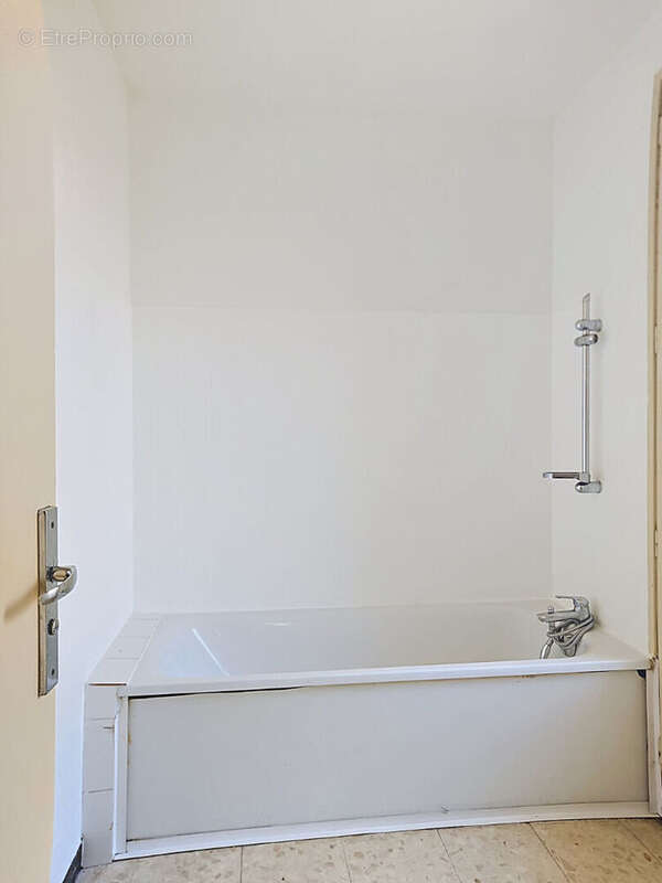 Appartement Nimes 4 pièce(s) 85.63 m2 - photo 9