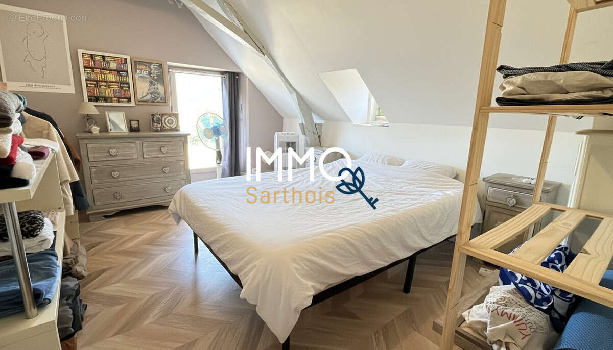 Maison 98 m² à Mayet  - photo 7