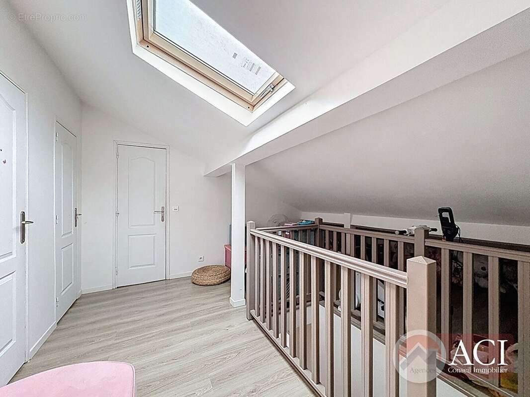 Maison 6 pièces avec jardin - photo 17