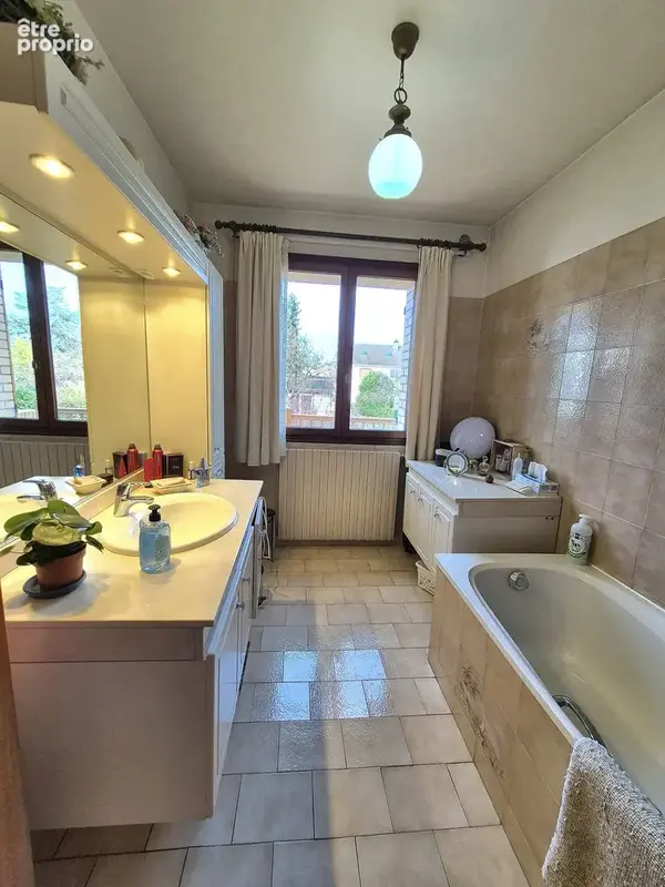 Maison 6 pièces avec dépendance - photo 8