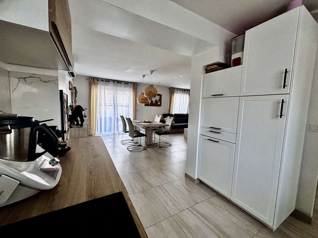Maison à COUTEVROULT