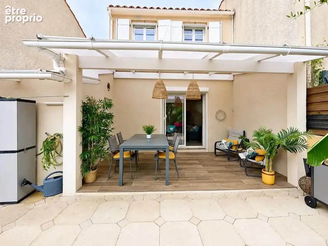 HYÈRES, Bas de Costebelle – Maison R+1 70 m², terrasse, jardin, stationnements - photo 4