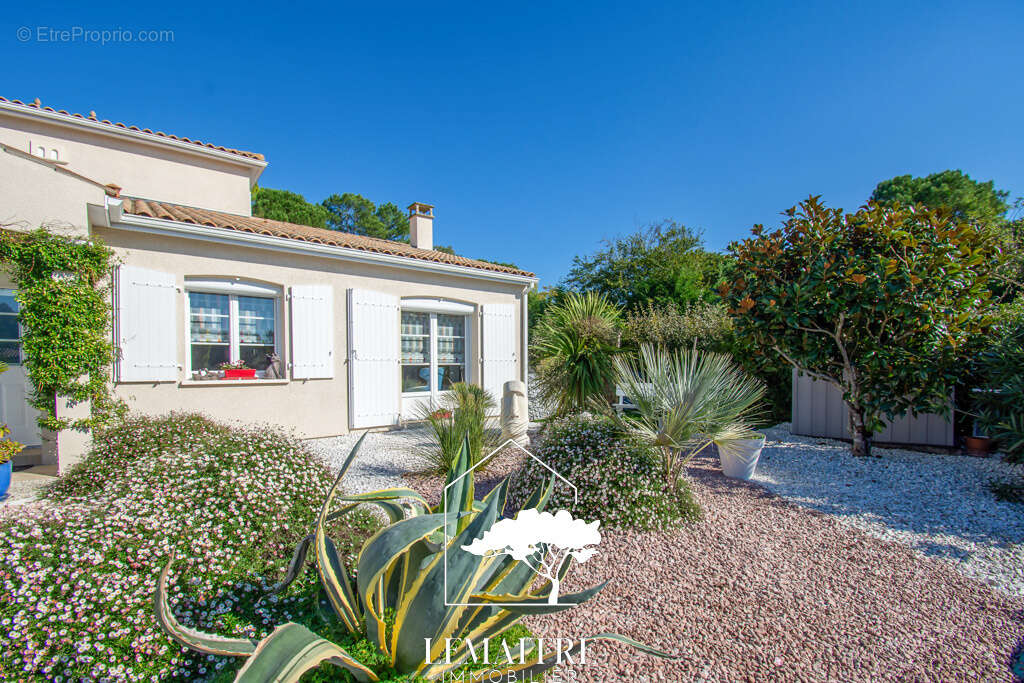 Maison à LES MATHES
