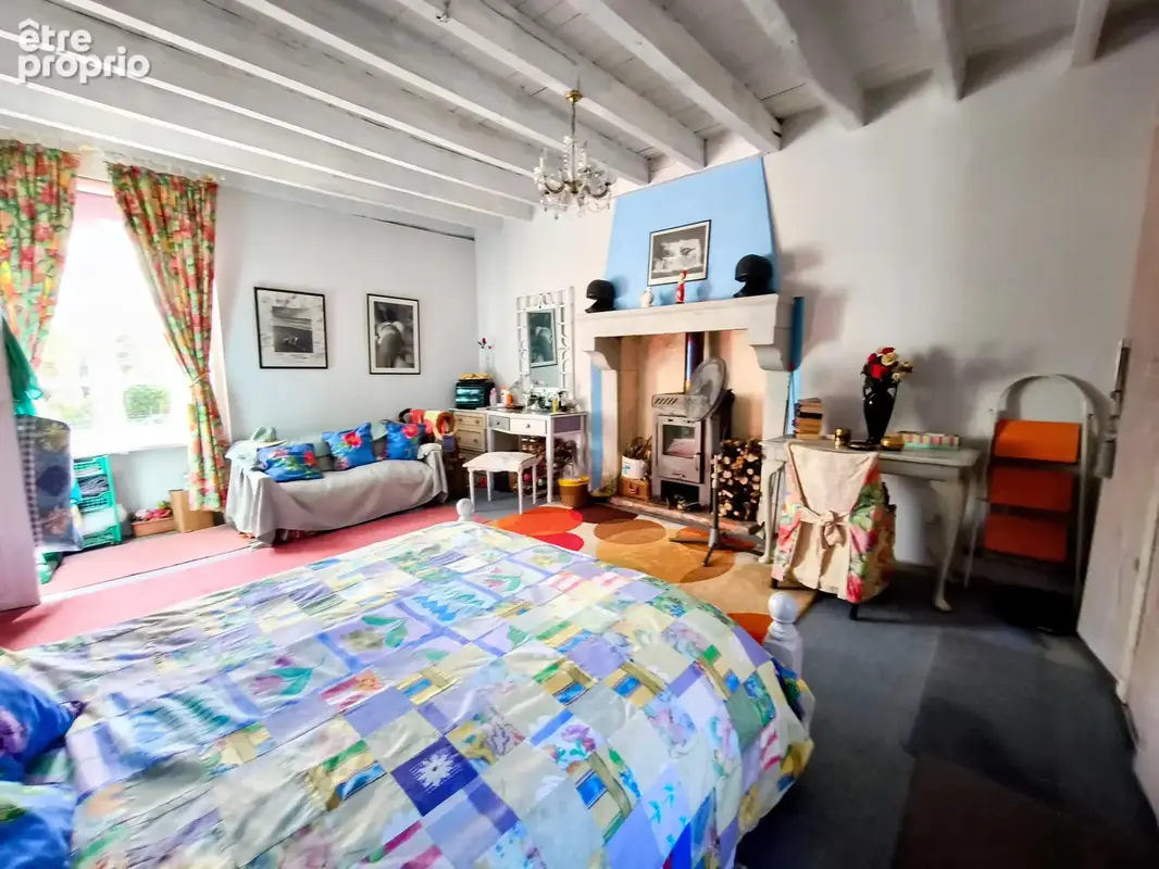 Maison de campagne avec 3/4 chambres, piscine chauffée et deux granges - photo 4