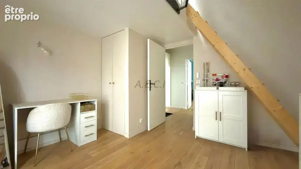 EXCLUSIF – Maison de ville avec terrasse au cœur du quartier BAC - photo 7
