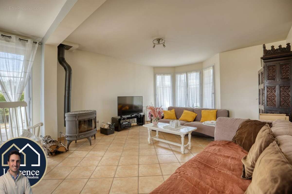Maison à SAINT-LAURENT-LA-GATINE