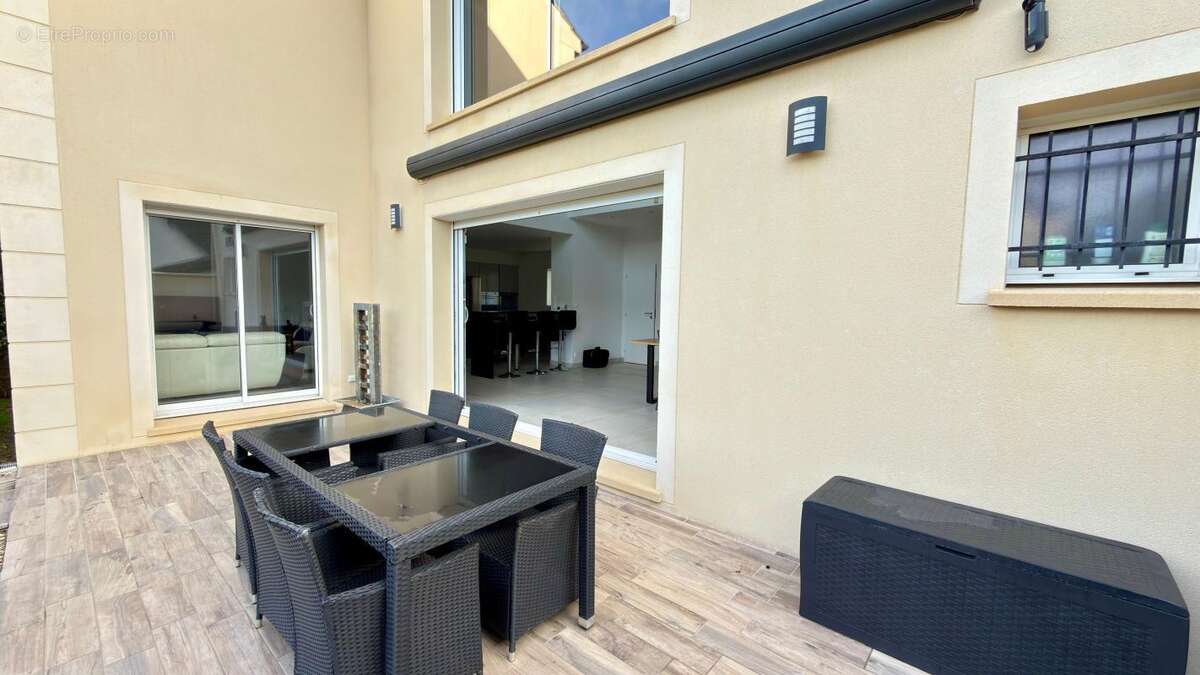 Maison à NEUILLY-SUR-MARNE