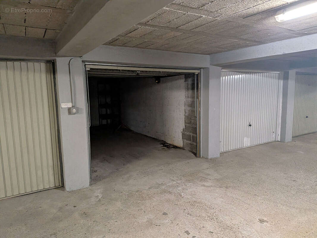 Parking à MAUREPAS