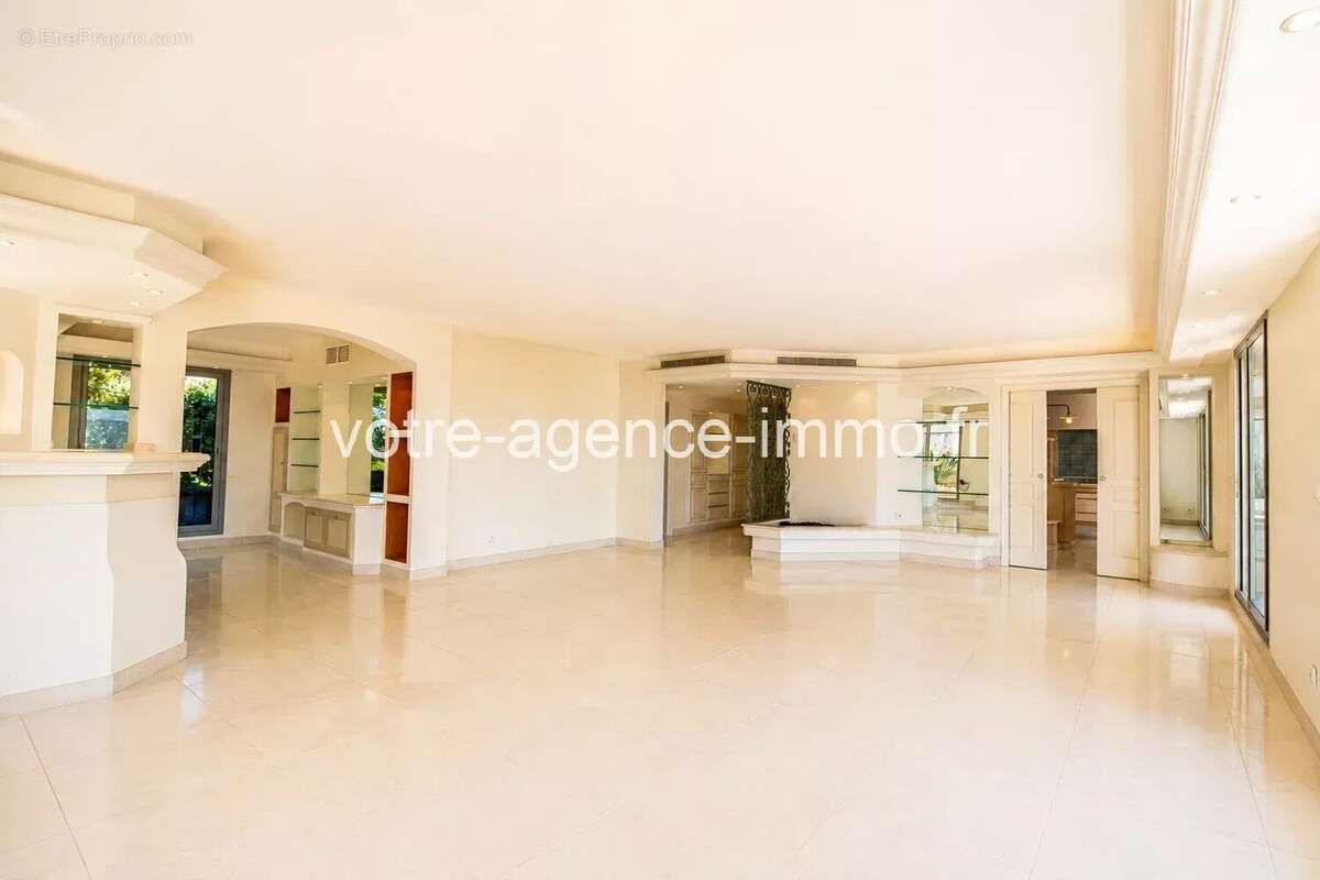 Nice Lanterne - PENTHOUSE VUE MER 360° - 190 m² + 346 m² de terrasses - Dernier étage - 2 garages - photo 13