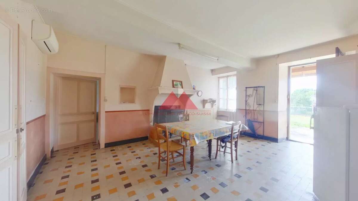 Maison à VALEMPOULIERES