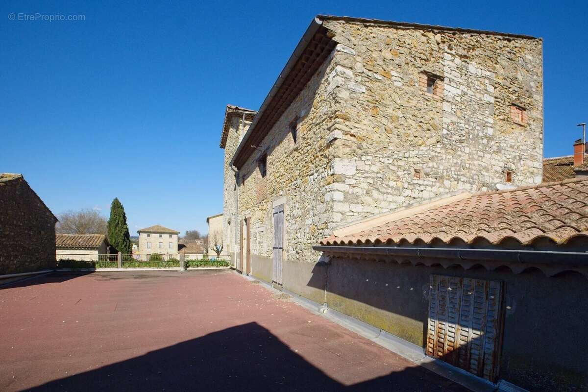 Appartement à SAINT-HILAIRE-DE-BRETHMAS