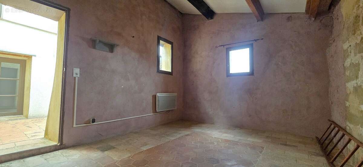 Maison à SAINT-QUENTIN-LA-POTERIE