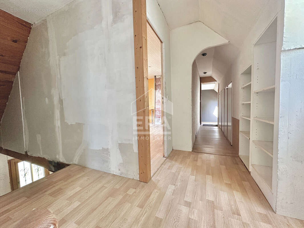 Maison à SAINT-PIERRE-LES-NEMOURS