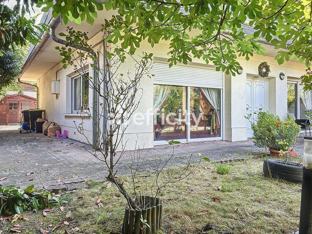 Maison à LE BLANC-MESNIL