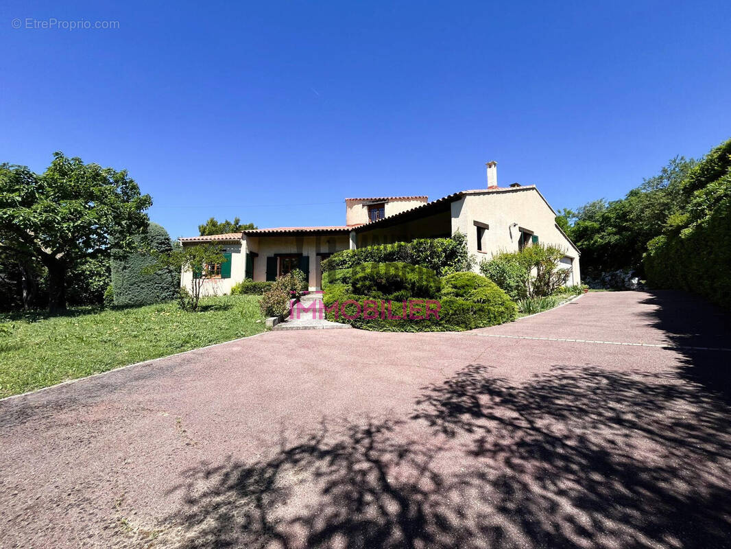 Maison à CHATEAUNEUF-DE-GADAGNE