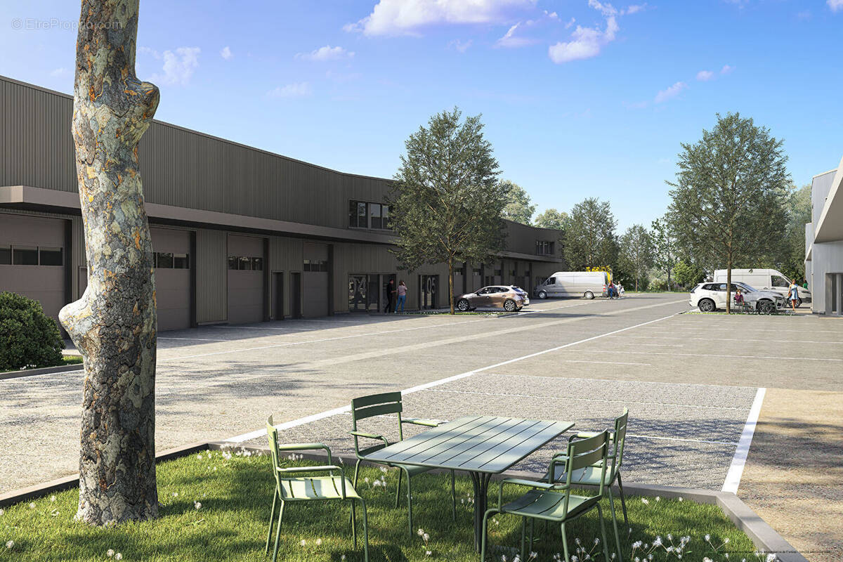 Commerce à VALLIERES