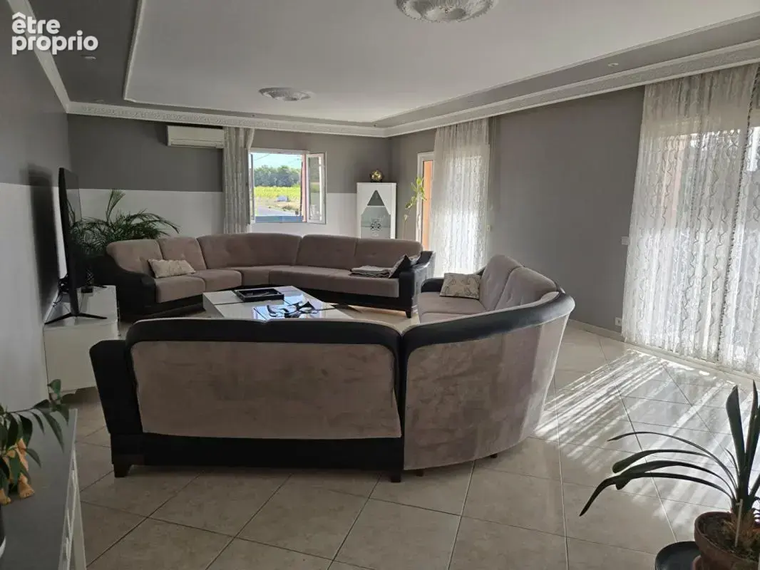 Villa Bagard 7 pièce(s) 219 m2  avec piscine  sur plus de 2000 M2 - photo 6
