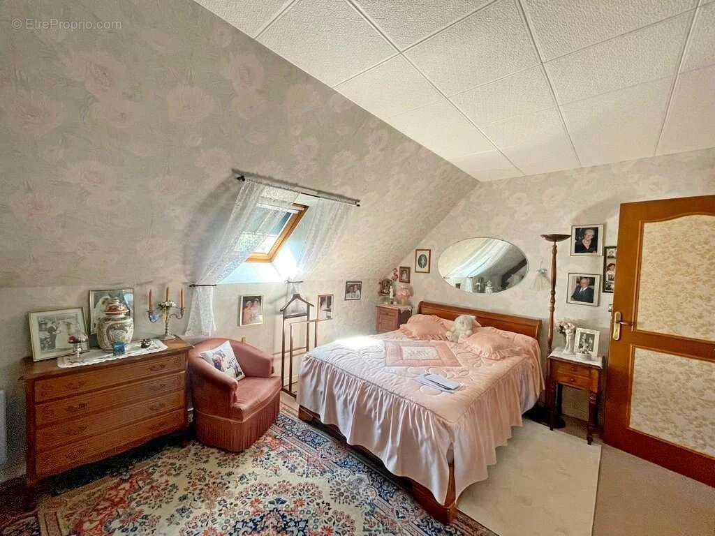 Maison à QUARRE-LES-TOMBES