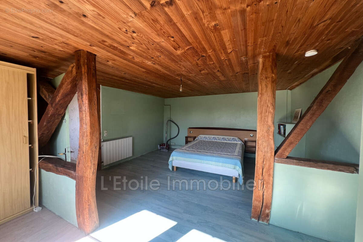 Maison à SAINT-VICTOR-DE-RENO