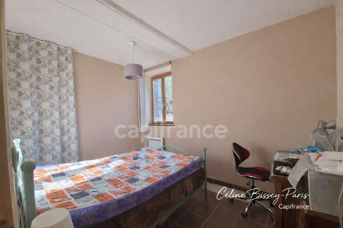 Ferme 4 pièces VILLECHETIVE (89), Plein pied, 2 chambres, cour, jardin, nombreuses dépendances, garage 2 voitures, Comble aménag - photo 8