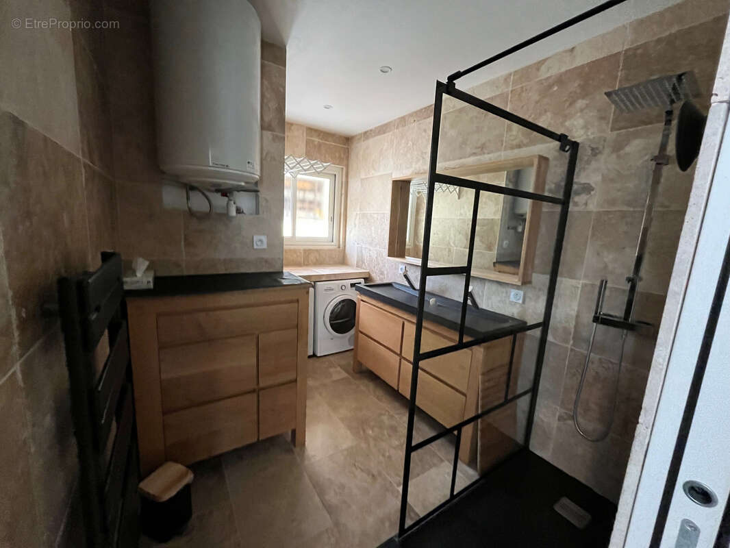 Appartement à BORMES-LES-MIMOSAS