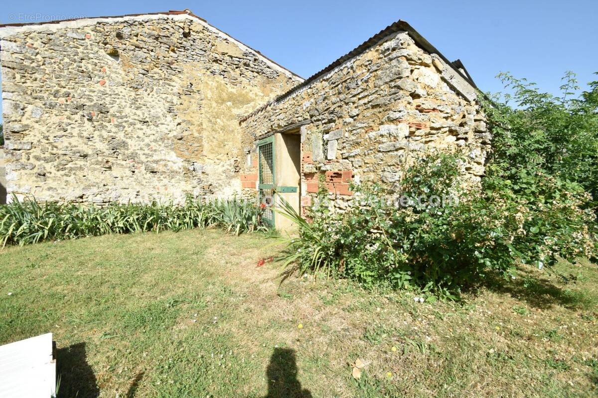 Maison à TONNAY-CHARENTE