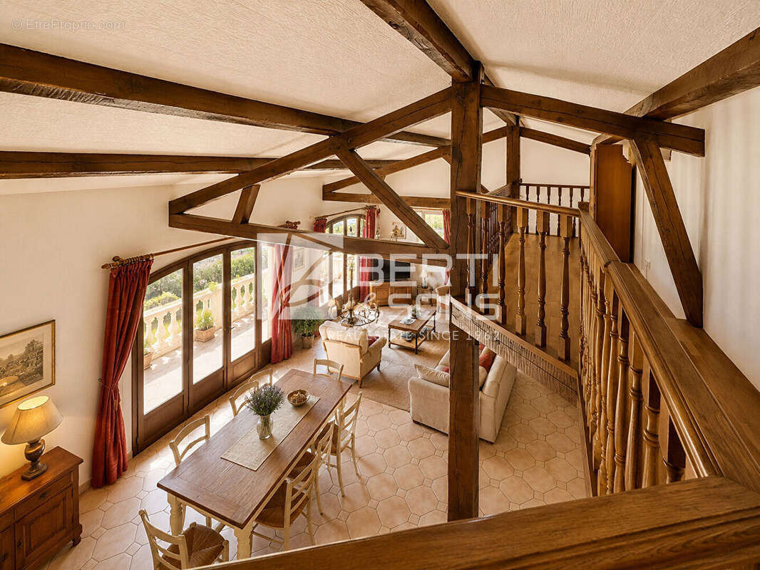 Mandelieu - vue mer - secteur recherche - villa 175 m² avec 4 chambres - piscine - garage triple  sur terrain de 2250m²  - fort  - photo 7