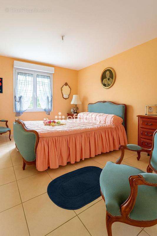 Maison à LENCLOITRE