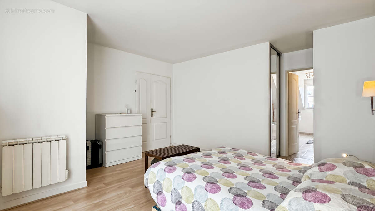 Maison à SAINT-NOM-LA-BRETECHE