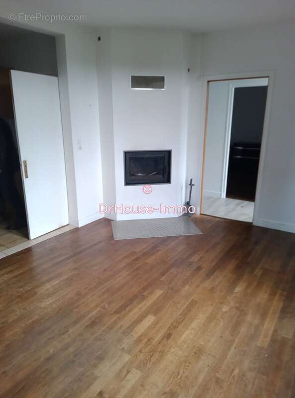 Maison à LA CHAPELLE-SAINT-GERAUD