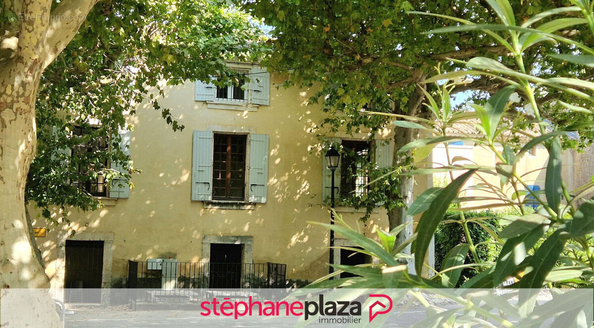 Appartement à SAINTE-CECILE-LES-VIGNES