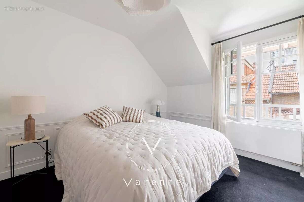 Maison à PARIS-14E