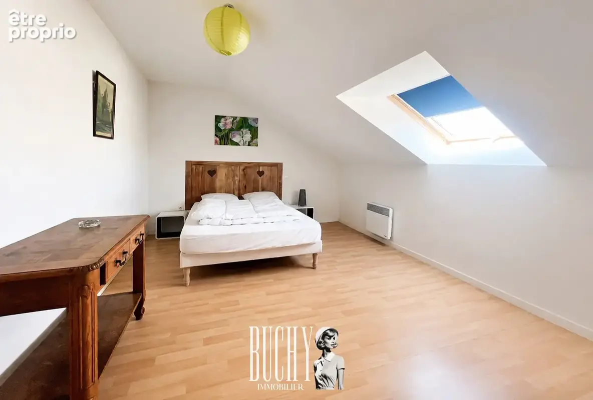 LA CHAUME - Appartement Duplex T4 de 80 m2 avec parking - proximité quai - photo 6