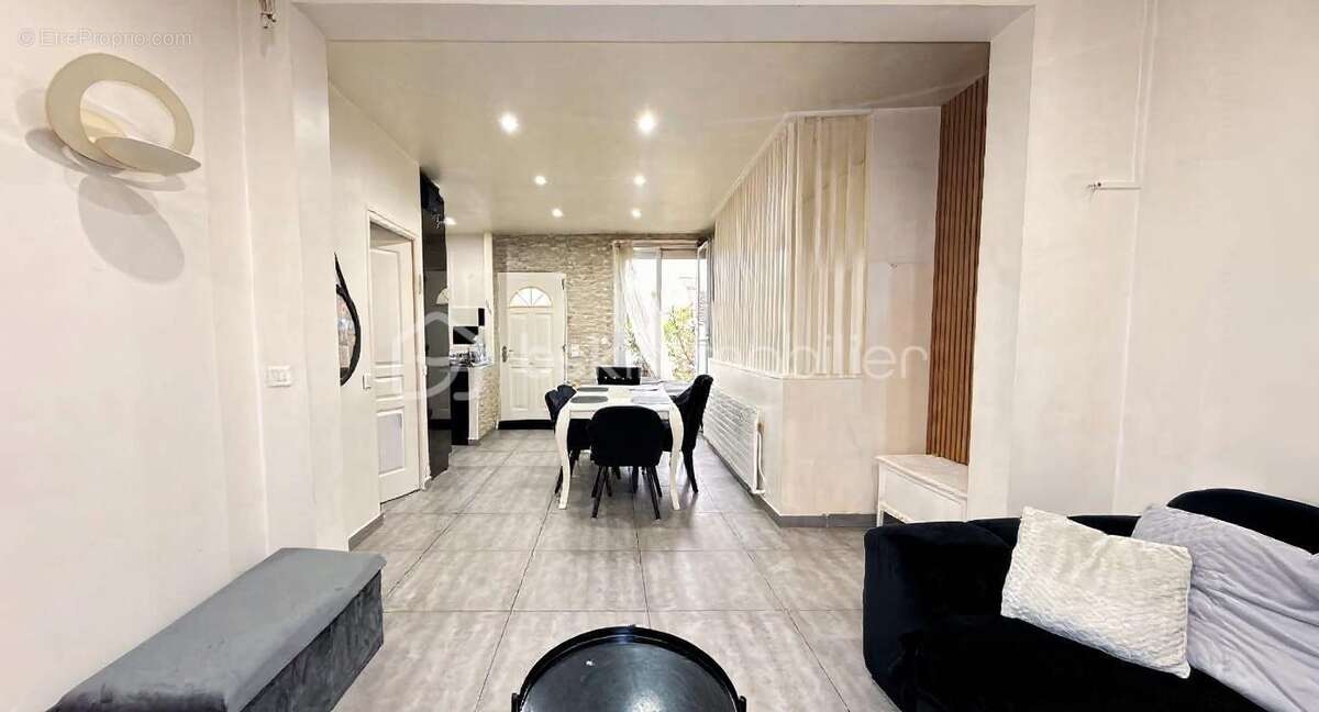 Maison à LES PAVILLONS-SOUS-BOIS