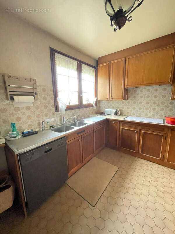 Maison 170 m² à Bazemont  - photo 2