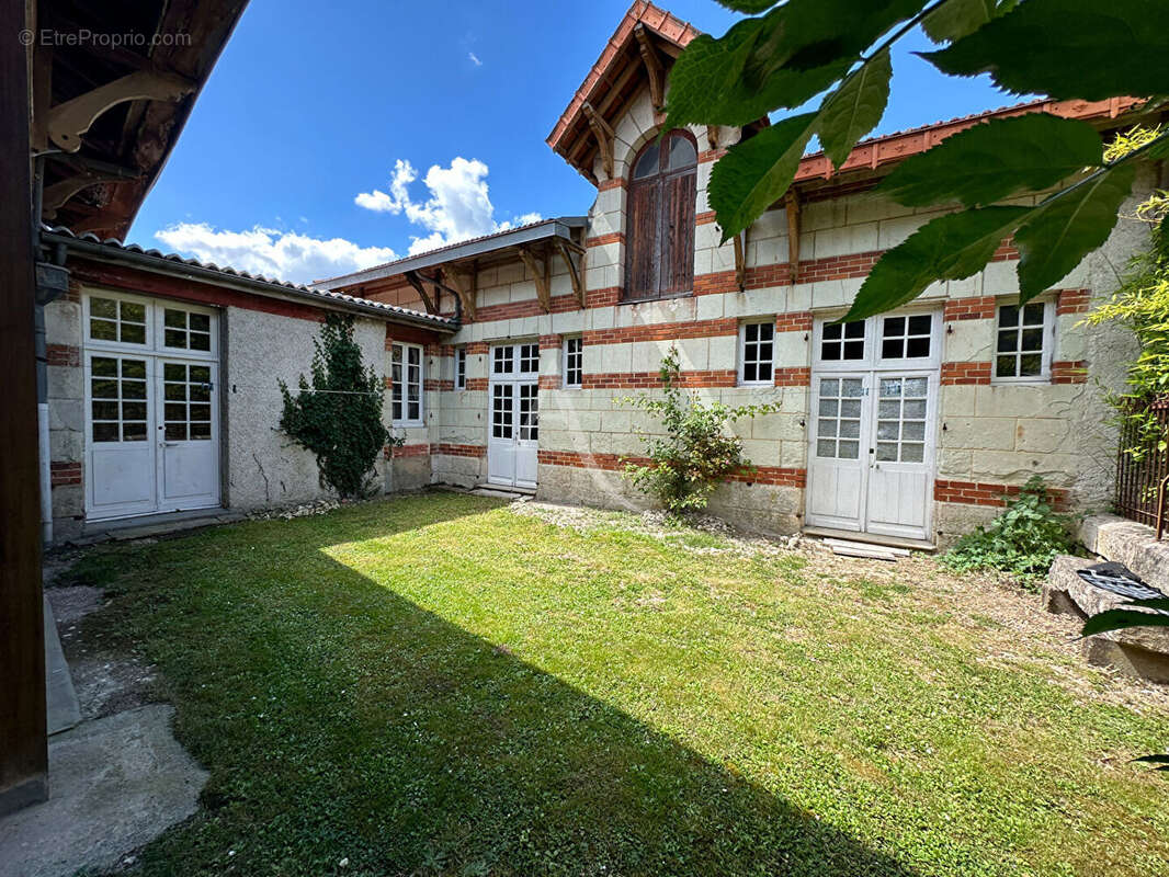 Maison à MIREBEAU