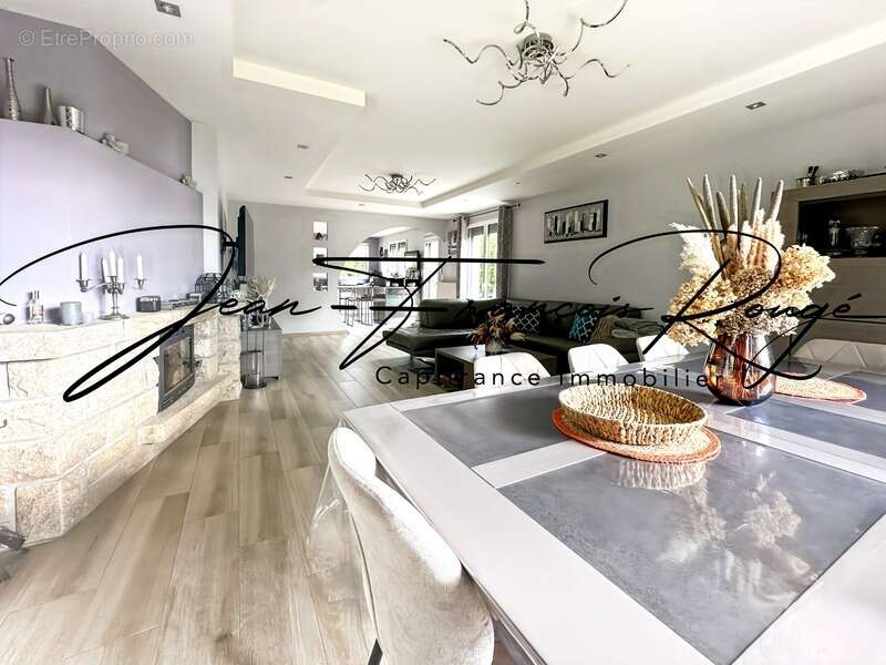 AGNEAUX, superbe maison de 210 m² avec vie de plain-pied, piscine et spa - photo 8