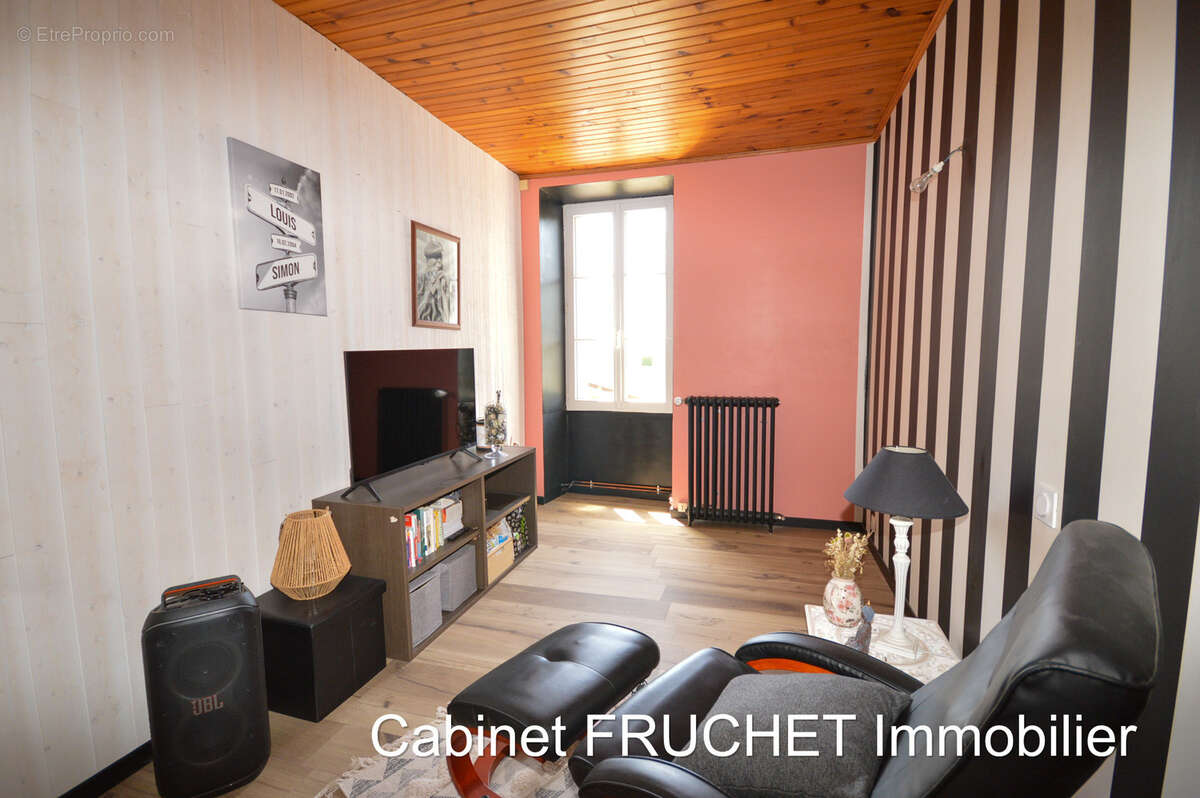Charme et caractère pour cette jolie maison - photo 10