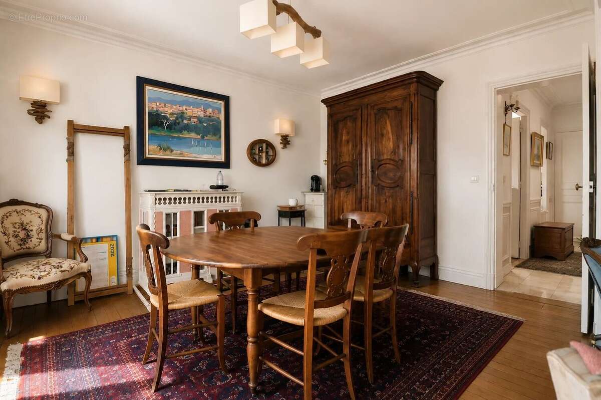 Appartement à VERSAILLES