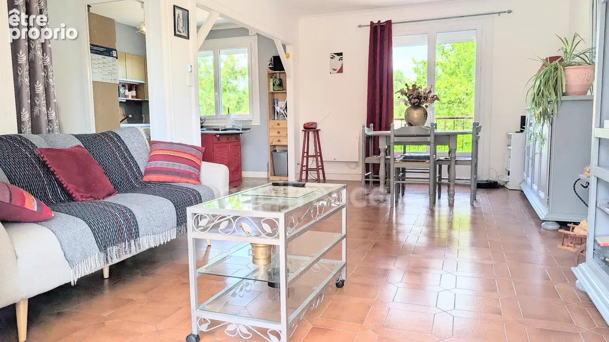 Maison à vendre GENSAC LA PALLUE avec ses 140 m² habitables et son jardin arboré - photo 4