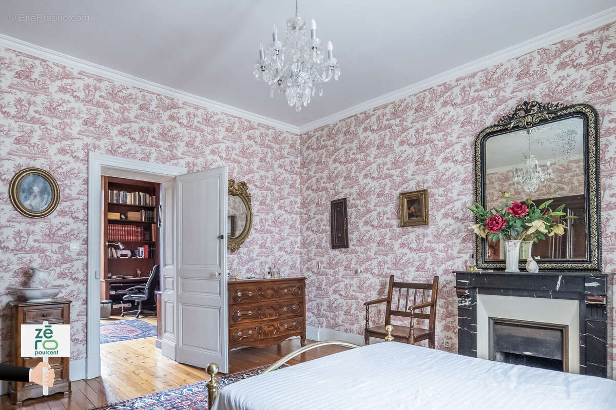 Maison de maître du XIX? siècle : un joyau rare en plein cœur de La Roche-sur-Yon - photo 30