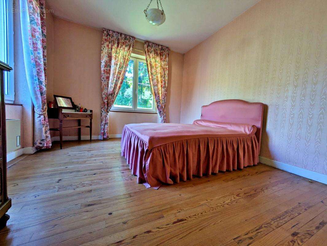 Maison à SAINT-SALVY-DE-LA-BALME