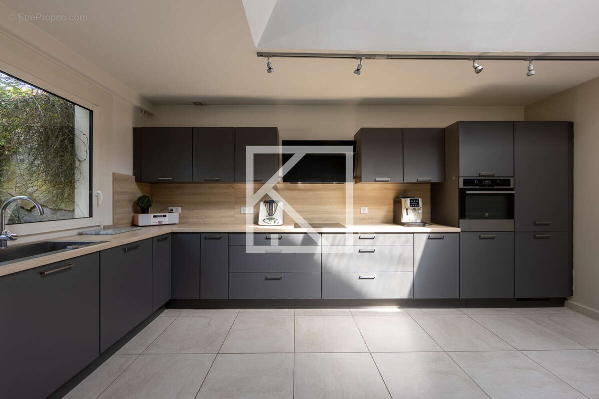 Maison 432 m² à Le Mans  - photo 9