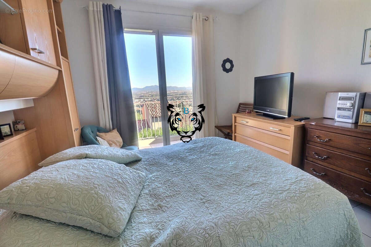 Maison à ROQUEBRUNE-SUR-ARGENS